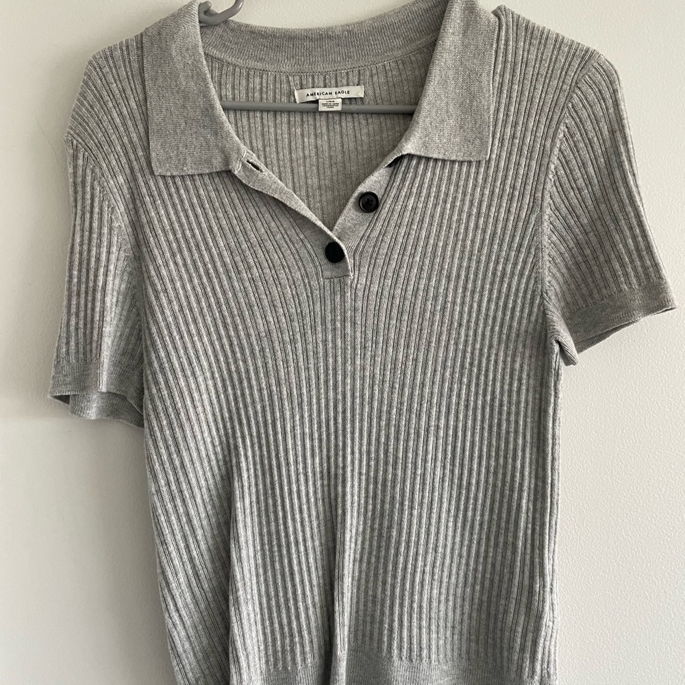 American eagle tshirt sweater